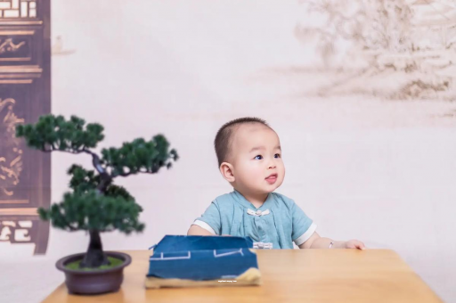 樟树宝宝眼屎多是什么原因 樟树宝宝眼屎多是什么原因